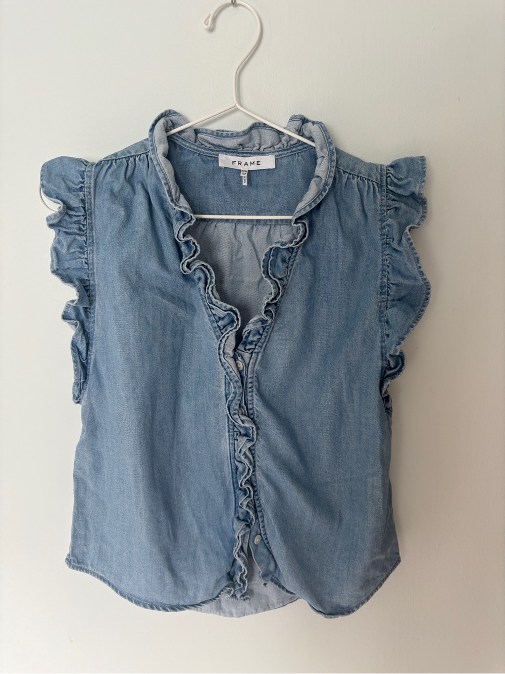 Frame denim top- like new ✨ size xxs- fits xs-s